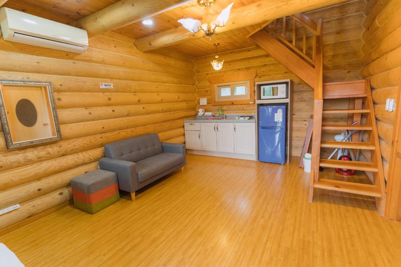 Jungmun Log Pension&Resort Seogwipo Luaran gambar