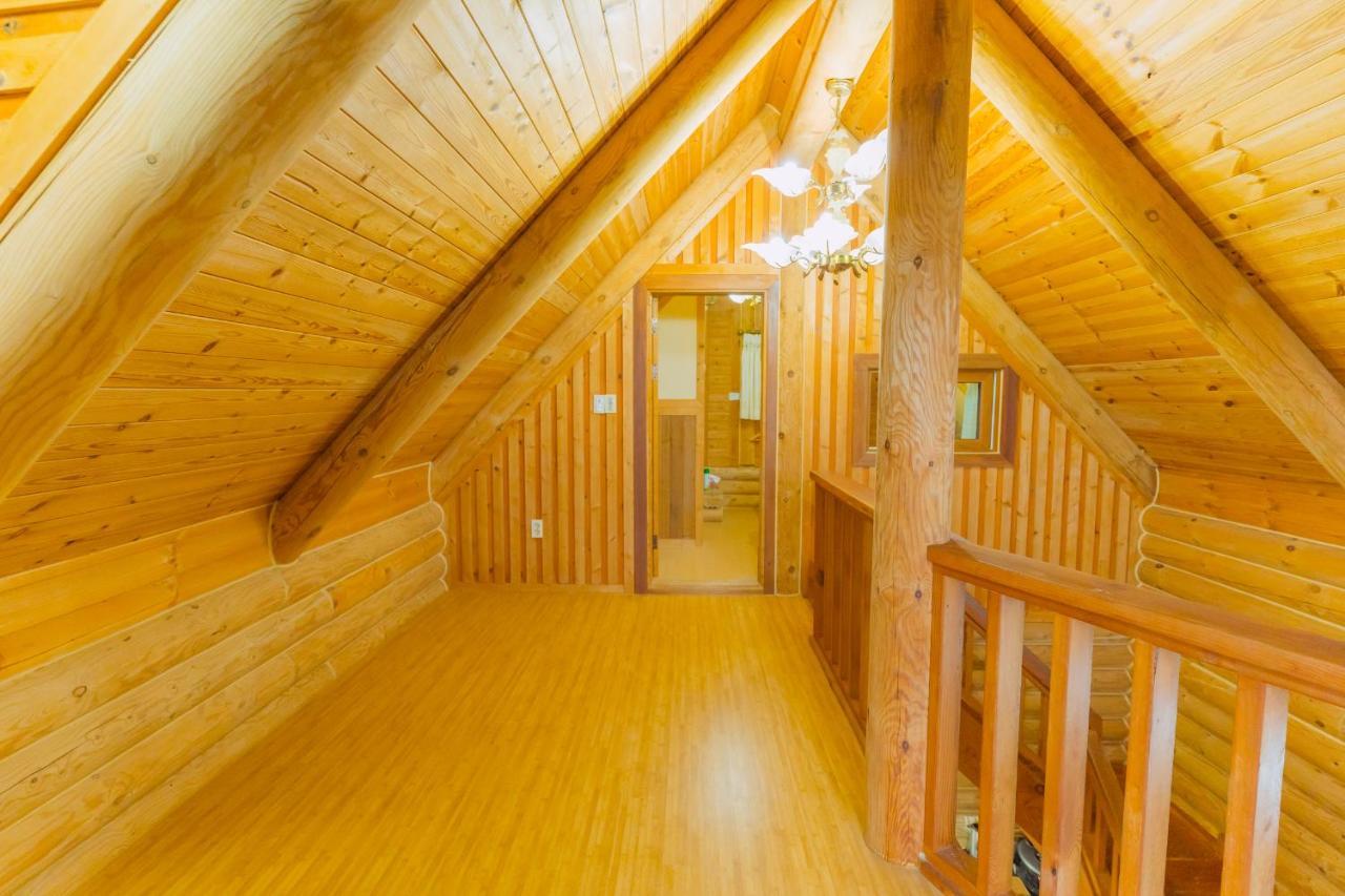 Jungmun Log Pension&Resort Seogwipo Luaran gambar