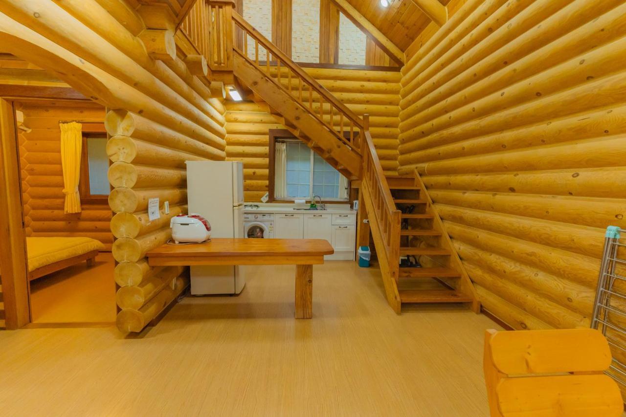 Jungmun Log Pension&Resort Seogwipo Luaran gambar