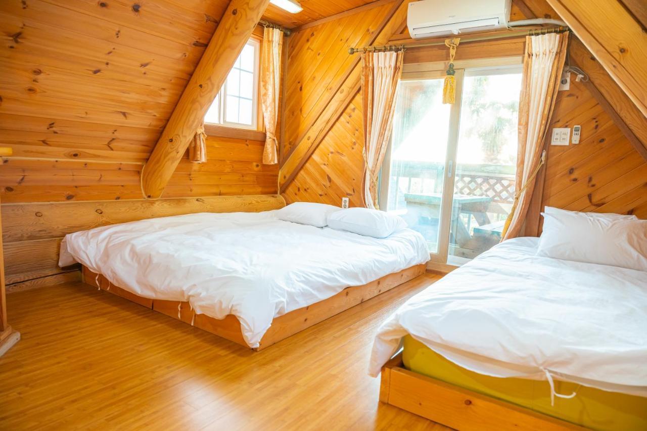 Jungmun Log Pension&Resort Seogwipo Luaran gambar