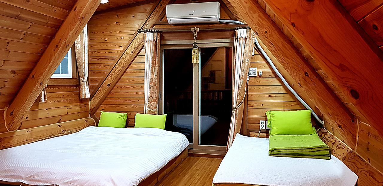 Jungmun Log Pension&Resort Seogwipo Luaran gambar