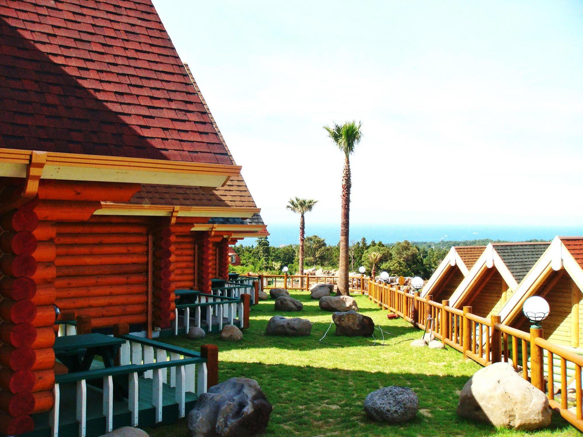 Jungmun Log Pension&Resort Seogwipo Luaran gambar